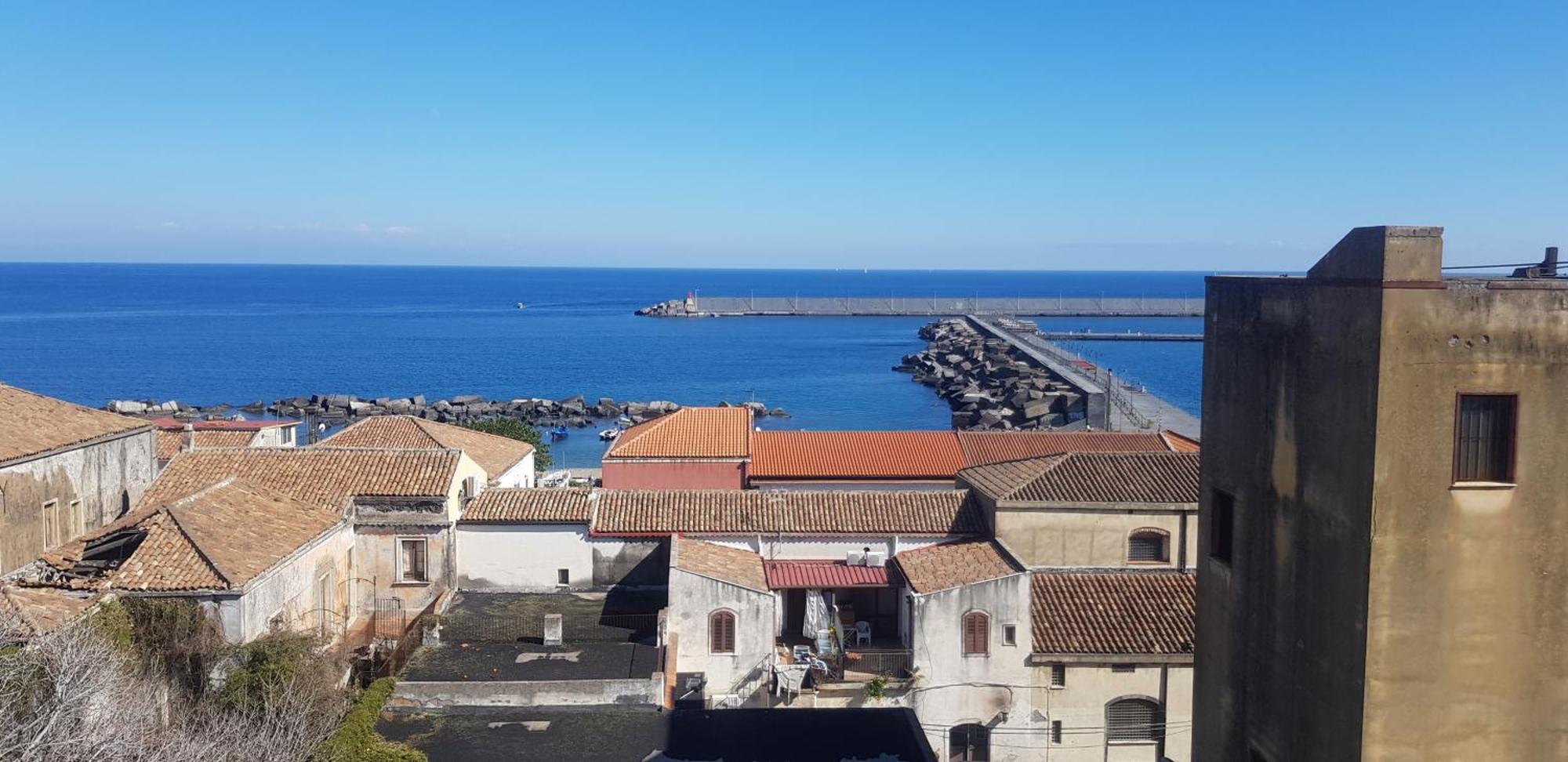 Alba Marina E Tramonti Etnei Apartment Riposto Exterior photo
