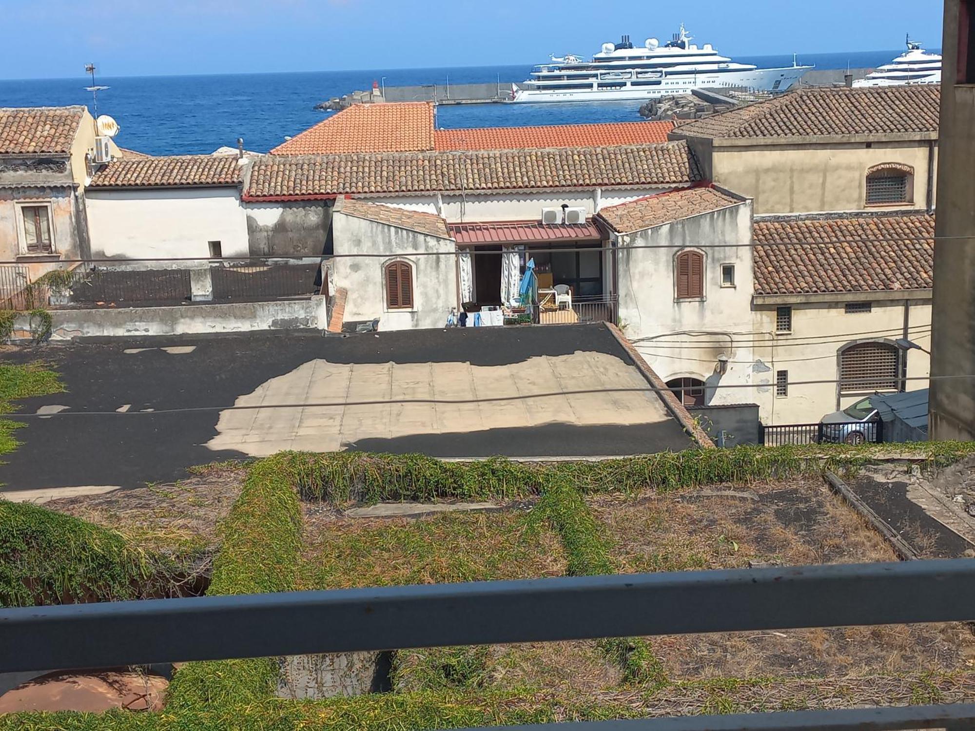 Alba Marina E Tramonti Etnei Apartment Riposto Exterior photo